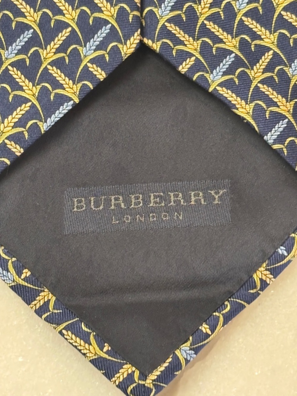 Burberry London Silk Tie Navy Blue Gold Wheat Stalk Pattern Luxury Necktie - Picture 4 of 8